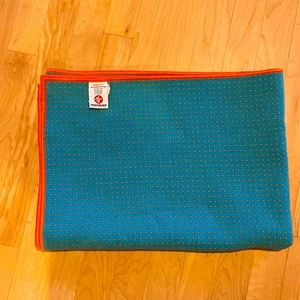 Manduka Yogitoes Hot Yoga Towel. Never used.